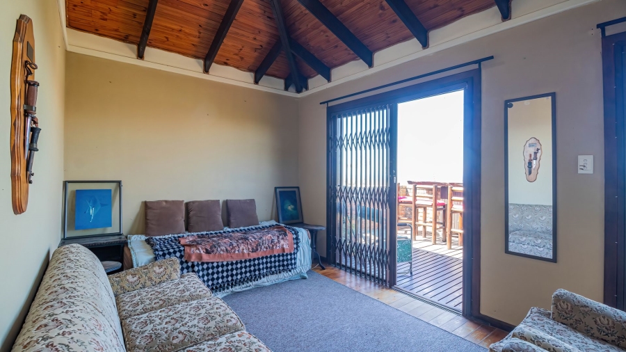 5 Bedroom Property for Sale in Lovemore Park Eastern Cape